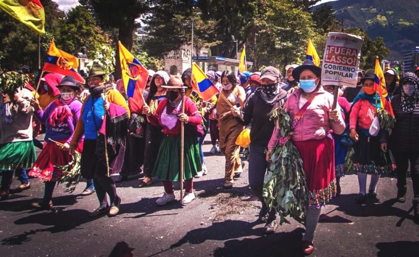 Mujeres ejerciendo su derecho a la protesta.