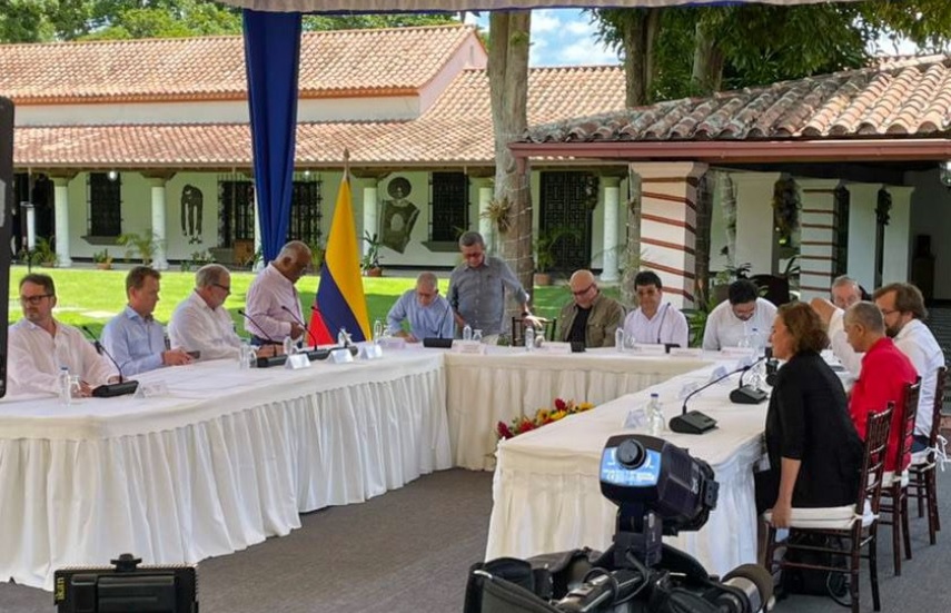 Gobierno colombiano reanudad dialogos con el ELN