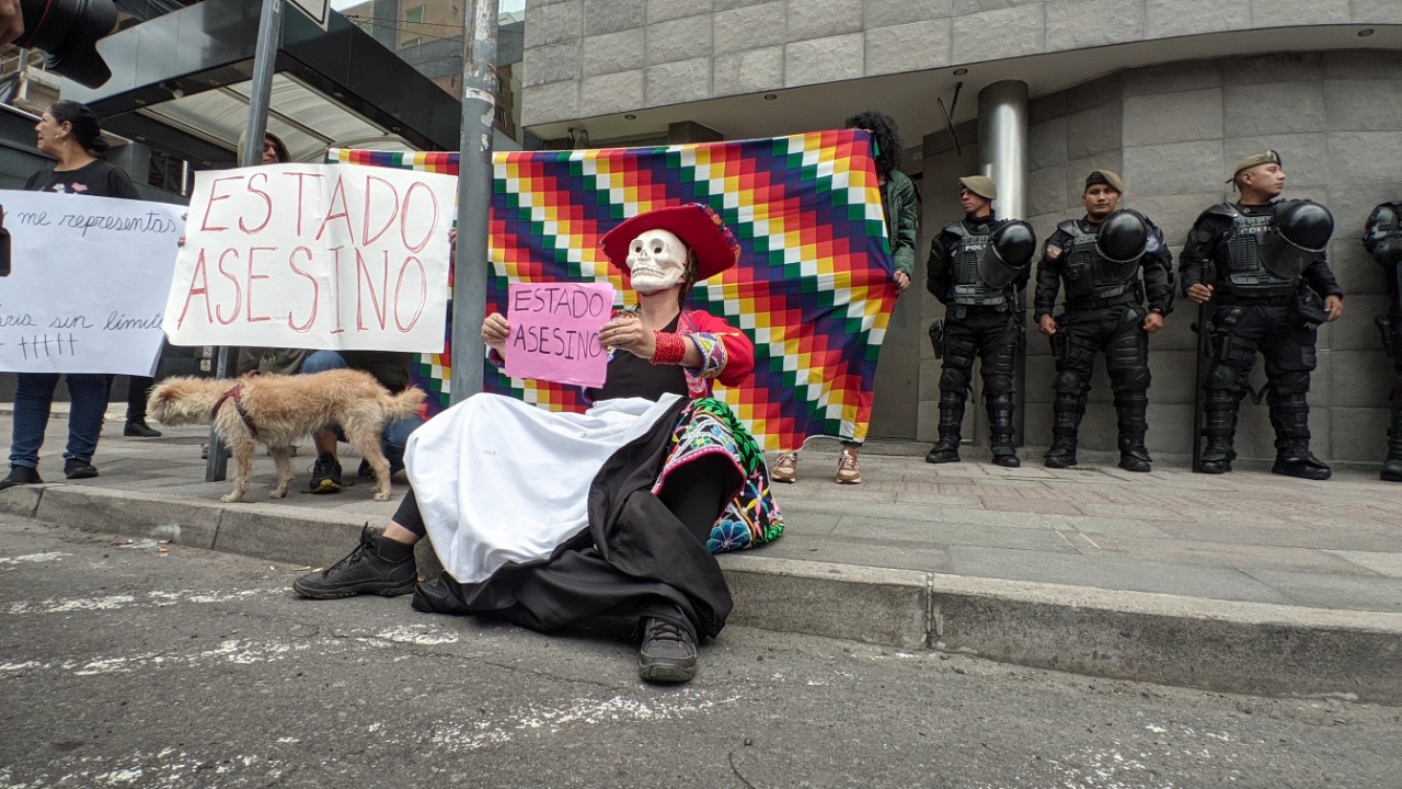 Protestas frente a la Embajada de Perú en Quito