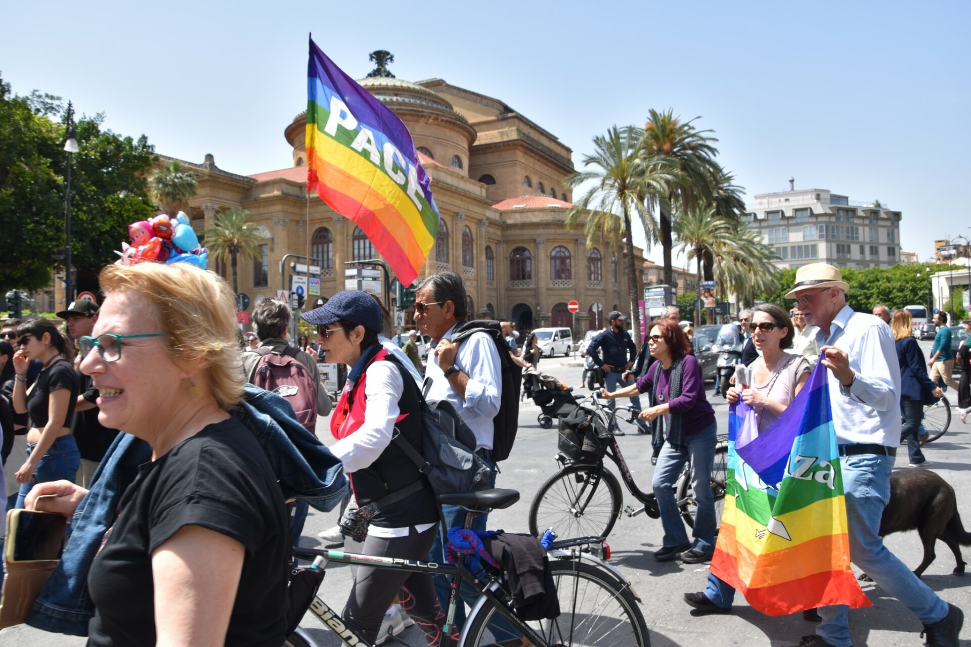 Bandiera dell'orgoglio gay LGBTQ, bandiera arcobaleno, bandiera