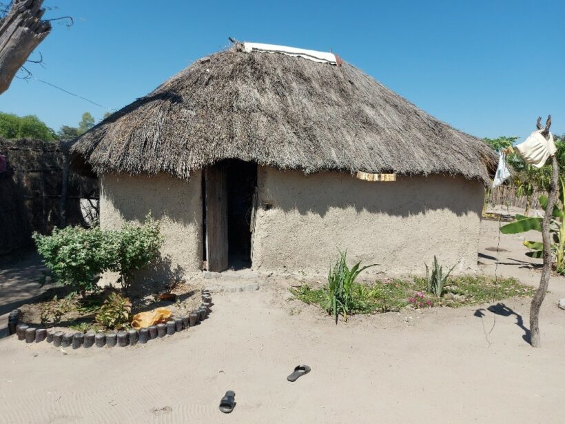A traditional mud and grass/thatch house