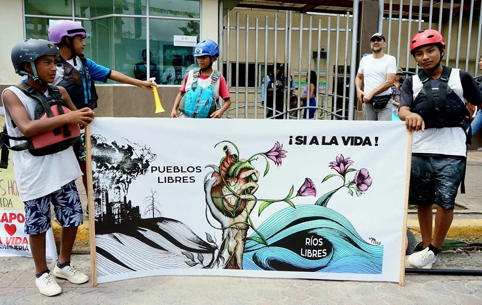 Jóvenes defensores del agua, los ríos y la vida.