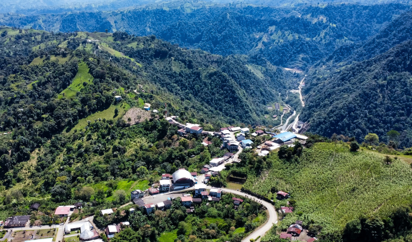 La parroquia Palo Quemado pertenece al Cantón Sigchos, Provincia de Cotopaxi y forma parte de la cordillera de Sigse.