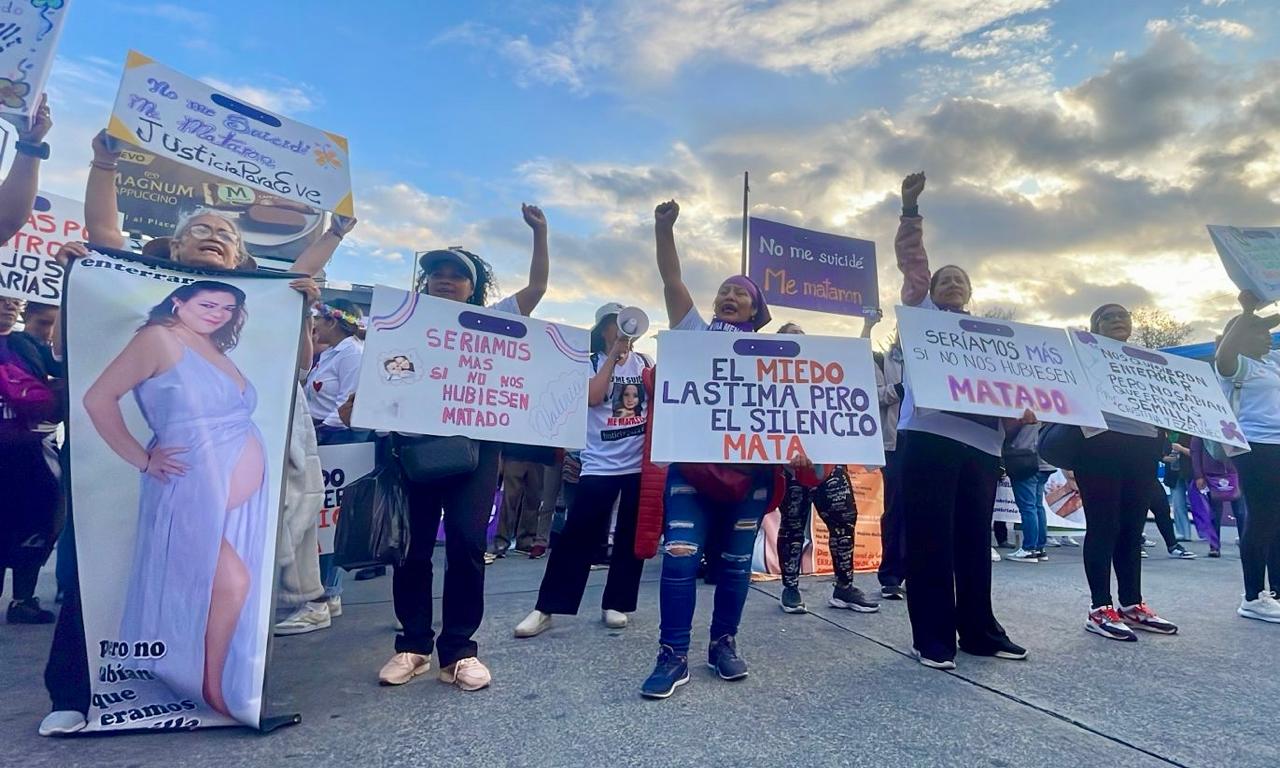 25N en Quito. No más femicidios!