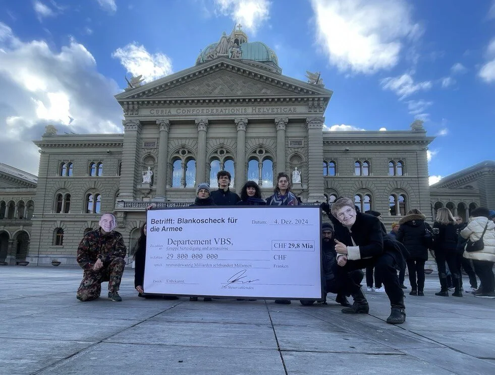 Blankoscheck für unsinnige Milliardenaufrüstung in der Schweiz