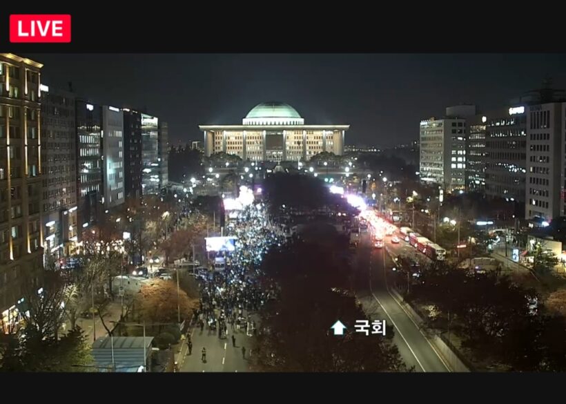  Public protest in front of the assembly, a screenshot of live CCTV footage on 10 December evening. 