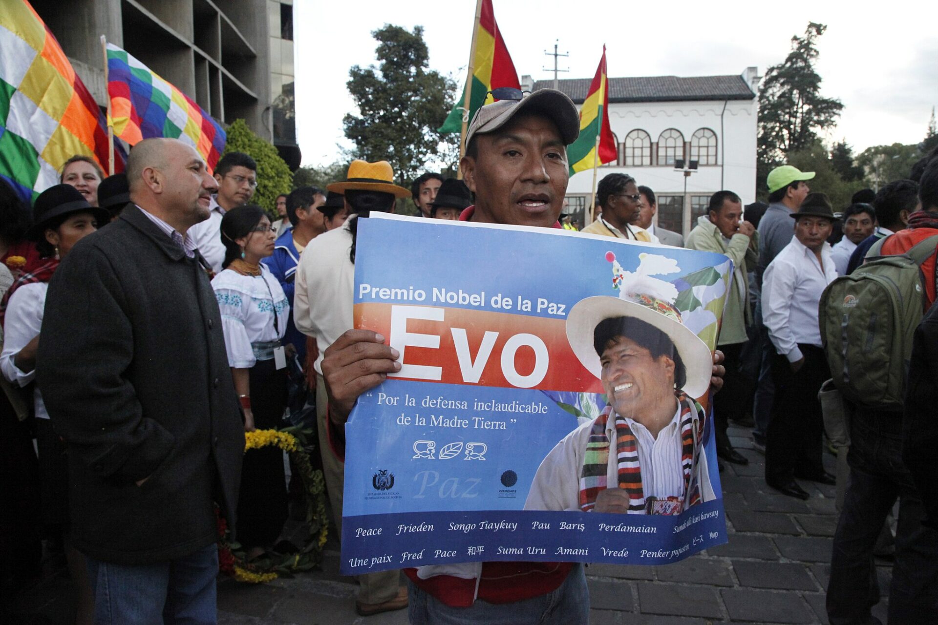 Manifestante pro-Evo nel corso di una manifestazione in Ecuador [2013] - fonte Wikimedia commons