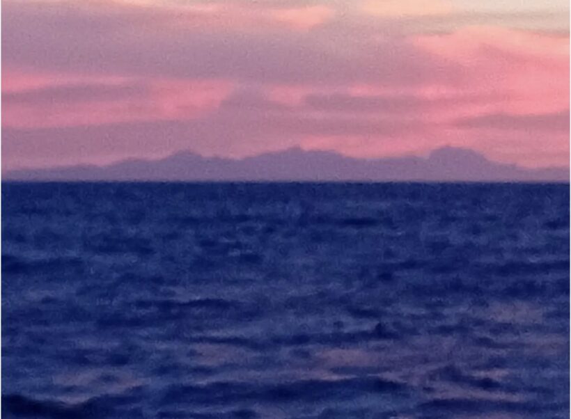 Sirius, con las montañas de Mallorca al fondo.