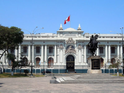 750px-Lima_Peru_city_-_Congress_Building