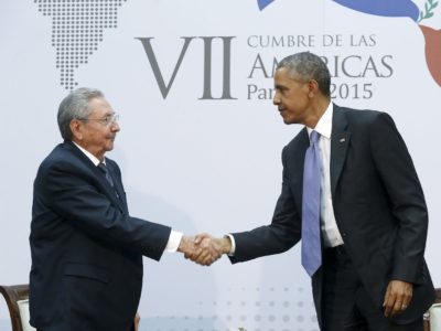 Obama Handshake With Raúl Castro