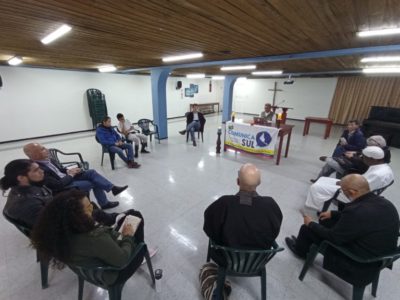 Reunión interreligiosa con periodistas brasileros, barrio Teusaquillo, Bogotá. Foto: ComunicaSul