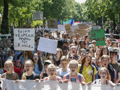 Estudantes alemães se manifestam contra a crise climática e em defesa de seu futuro. Munique, maio de 2019