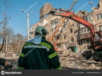 depositphotos-kharkiv-ukraine-march-2022-rescuers
