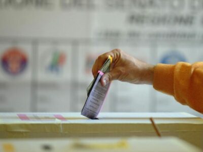 Politische Wahlen in Italien: Stimmenthaltung und die extreme Rechte