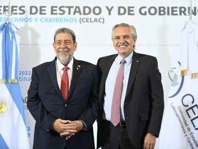 Alberto_Fernández_y_el_primer_ministro_de_San_Vicente_y_las_Granadinas_2023_(2)
