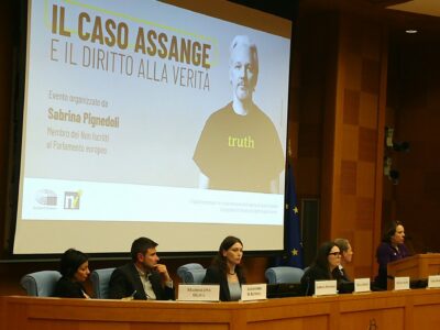 From left: Maddalena Oliva, Alessandro Di Battista, Sabrina Pignedoli, Stefania Ascari, Carlo Bartoli, Stella Moris Assange