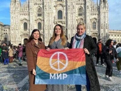 Olga Karatch, right, in Milan together with Katya (Ukraine) and Darya (Russia) during the tour in Italy of the Obiezione alla guerra (Objection to War) Campaign