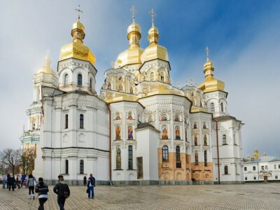 Monasterio de las Cuevas de Kiev (Imagen de Wikipedia)