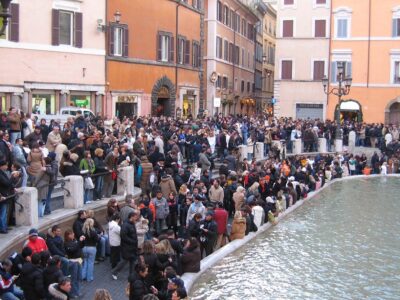 Crédit Photo : wikipédia fontaine de Trevi, Rome.