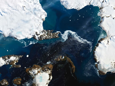 Antarctica Melts Under its Hottest Days on Record. Source: Wikimedia Commons.