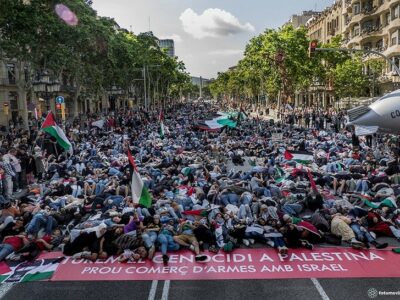 Hundreds of people at a pro-Palestinian demonstration in the streets of Barcelona, Spain, on 05/21/2024.