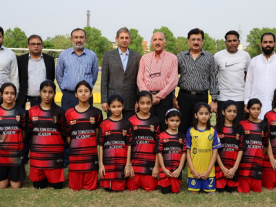 Chief Guest Vice Admiral (Rtd.) Zahid Ilyas (COO) along-with Brig. (Rtd.) Umar Farooq (SGM Admin & Services), Col. (Rtd.) Ali Ahsan, Mr. Husnain Jamil (CEO Landmark) and Bahria Town Football Academy.