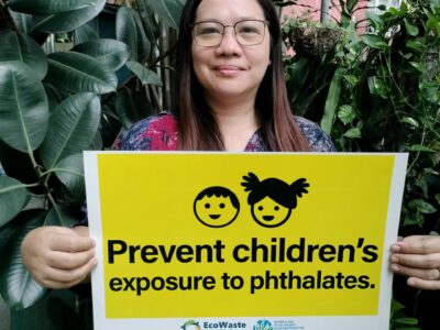 A staff of the EcoWaste Coalition makes a stand for phthalate-free products for children's health.