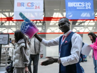 Preparing for the XVI BRICS summit in Kazan. Volunteer at the Airport station. The XVI BRICS summit will be held in Kazan on October 22-24. When using, the author's name and source must be indicated: “Author's name/photo host-agency brics-russia2024.ru”. Alexander Kryazhev / Photo host agency brics-russia2024.ru