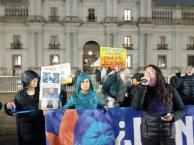 Donde esta Julia Chunil frente a La Moneda