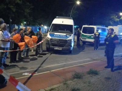 protest-vor-der-springer-druckerei-neue-generation-moechte-auslieferung-der-bild-verzoegern_w