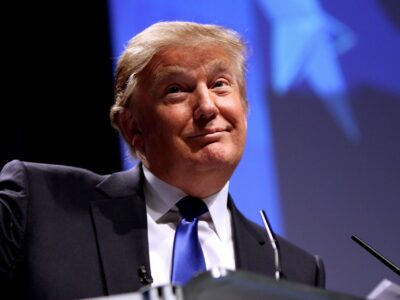 a Donald_Trump_by_Gage_Skidmore_small