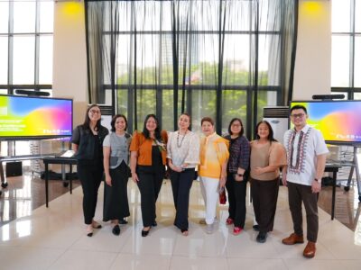 Philippines Guest of Honour core team: Ani Almario, Nida Ramirez, Charisse Tugade (NBDB Executive Director), Senator Loren Legarda (project advocate), Neni Sta. Romana-Cruz, Karina Bolasco, Aurea Brigino Lopez with National Library of the Philippine Director Cesar Gilbert Adriano.