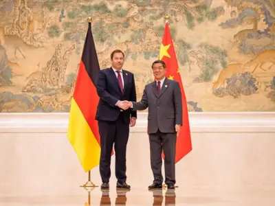 Chinese Vice Premier He Lifeng and German Finance Minister Lars Klingbeil issued a joint statement.