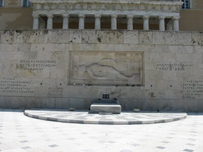 960px-Tomb_of_Unknown_at_Syntagma_Square