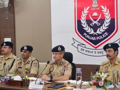 DGP PUNJAB ADDRESSING OFFICERS--PHOTO CREDIT PUNJAB POLICE