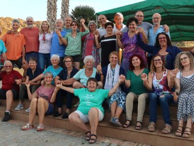 Το Καταφύγιο. Φωτογραφία των μελών μιας από τις συνεταιριστικές κατοικίες της Ουρουγουάης.