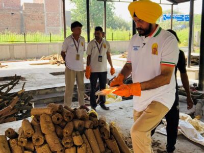 MR. SHUNTY PERFORMING LAST RITES OF AN UNCLAIMED DEAD BODY--PHOTO CREDIT: TWEETER ACCOUNT SHUNTY.